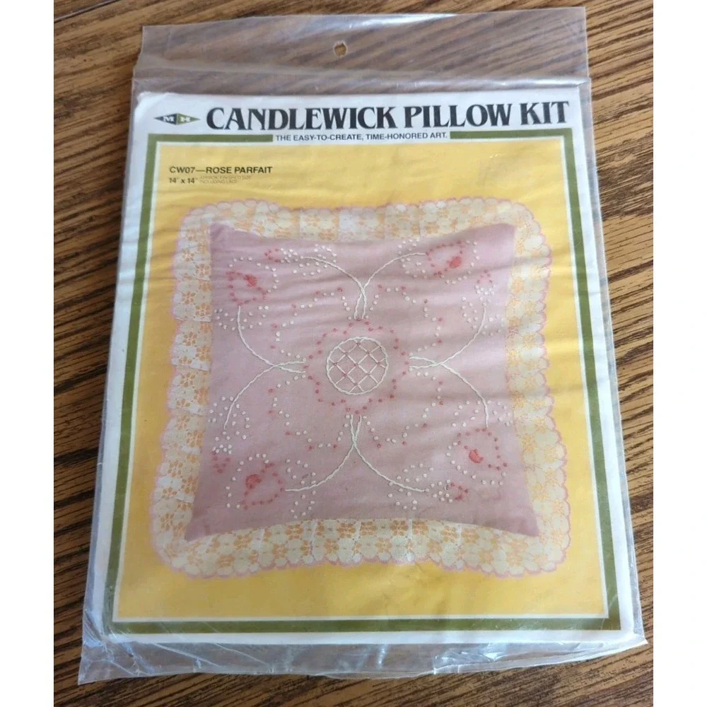 New Sealed Vintage Rainbow Parfait Candlewicking Embroidery Pillow Kit‎ 14 X 14